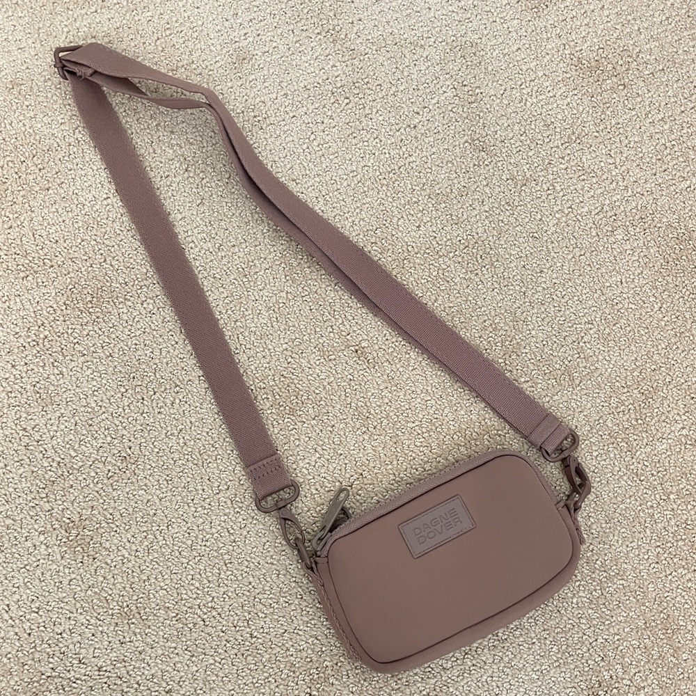 Dagne Dover Mara phone sling in Dune